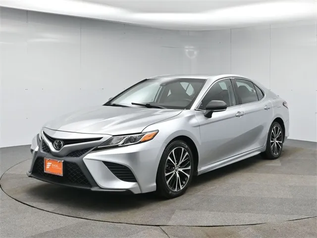 Silver 2020 Toyota Camry SE for sale in Hightstown, NJ
