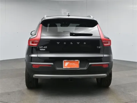 More photos of 2022 Volvo XC40 Momentum at Excel Auto Lounge, NJ