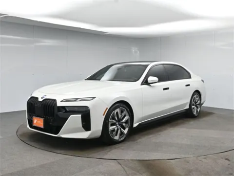 White 2023 BMW i7 xDrive60 for sale in Hightstown, NJ