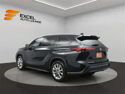 Another view of 2022 Toyota Highlander Limited for sale in Hightstown, NJ at Excel Auto Lounge
