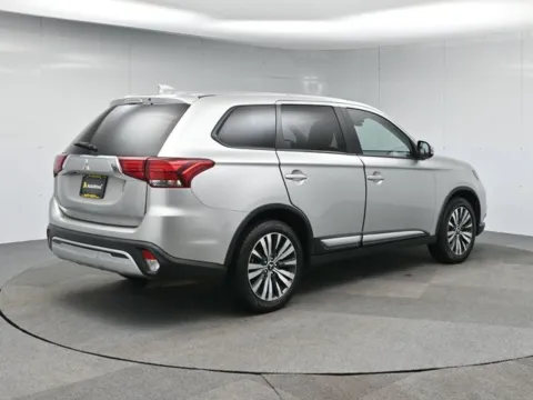 More photos of 2020 Mitsubishi Outlander SEL at Excel Auto Lounge, NJ