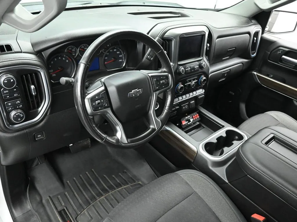 2019 Chevrolet Silverado 1500 RST - Photo 11