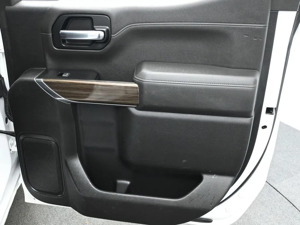 2019 Chevrolet Silverado 1500 RST - Photo 17