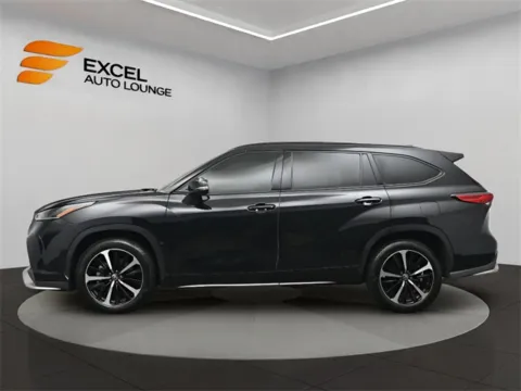 Photos of 2021 Toyota Highlander XSE for sale in Hightstown, NJ at Excel Auto Lounge