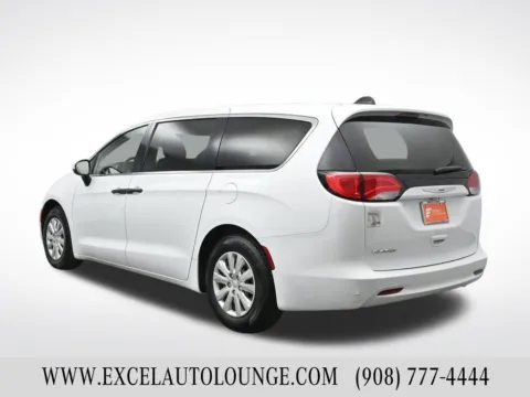 More photos of 2021 Chrysler Voyager L at Excel Auto Lounge, NJ