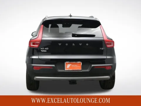 More photos of 2022 Volvo XC40 Momentum at Excel Auto Lounge, NJ