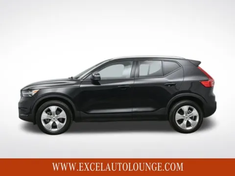 Another view of 2022 Volvo XC40 Momentum for sale in Hightstown, NJ at Excel Auto Lounge