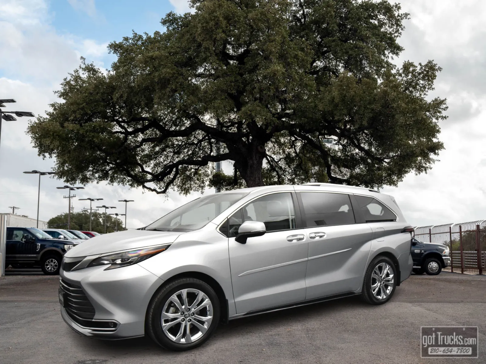 2024 Toyota Sienna Platinum for sale in San Antonio, TX