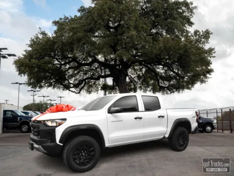 White 2025 Chevrolet Colorado 4WD Trail Boss for sale in San Antonio, TX