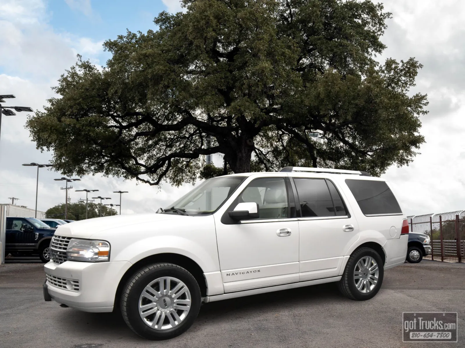 White 2014 Lincoln Navigator 2Wd 4Dr for sale in San Antonio, TX