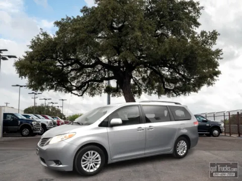 Silver 2012 Toyota Sienna XLE for sale in San Antonio, TX