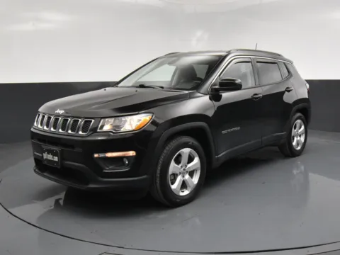 Photos of 2021 Jeep Compass Latitude for sale in San Antonio, TX at got Trucks?