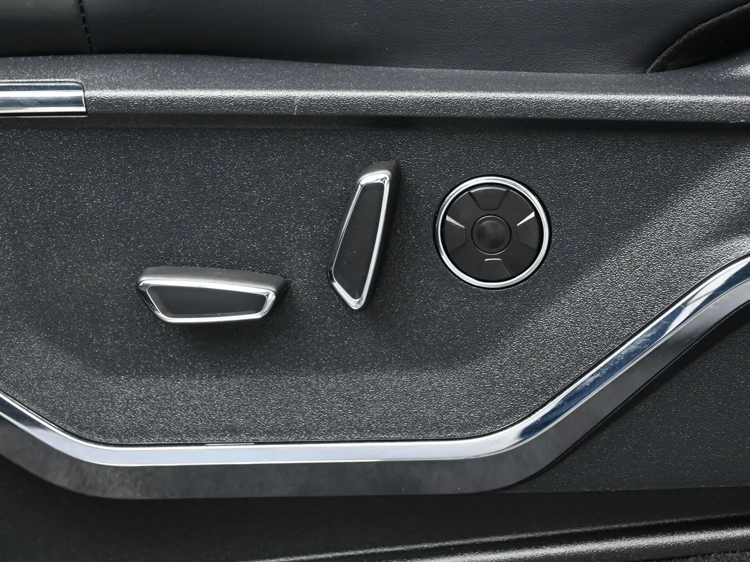 2025 Ford F-150 Platinum - Photo 10