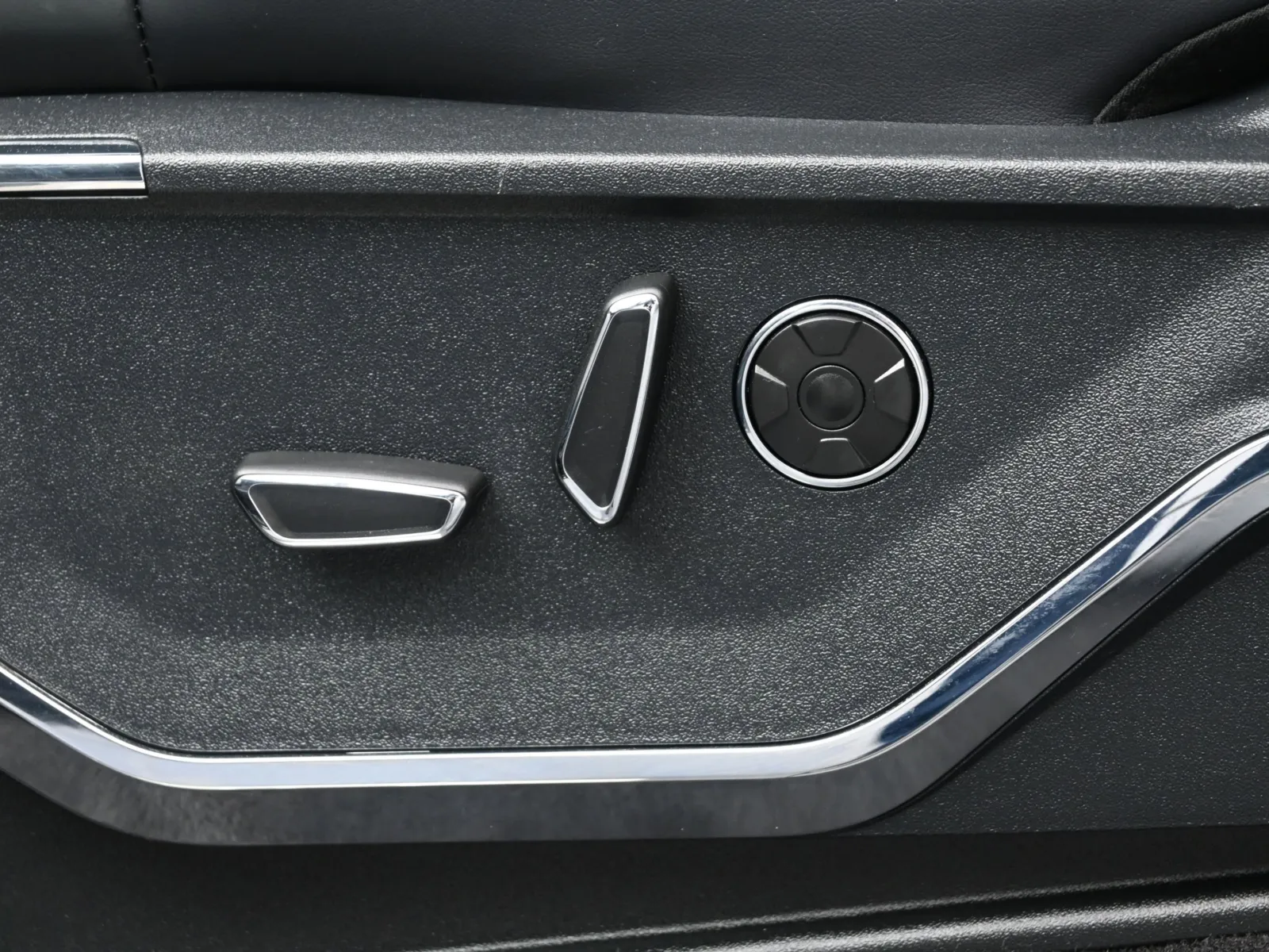 2025 Ford F-150 Platinum - Photo 10