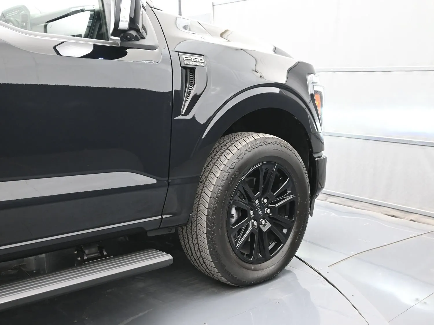 2025 Ford F-150 Platinum - Photo 49