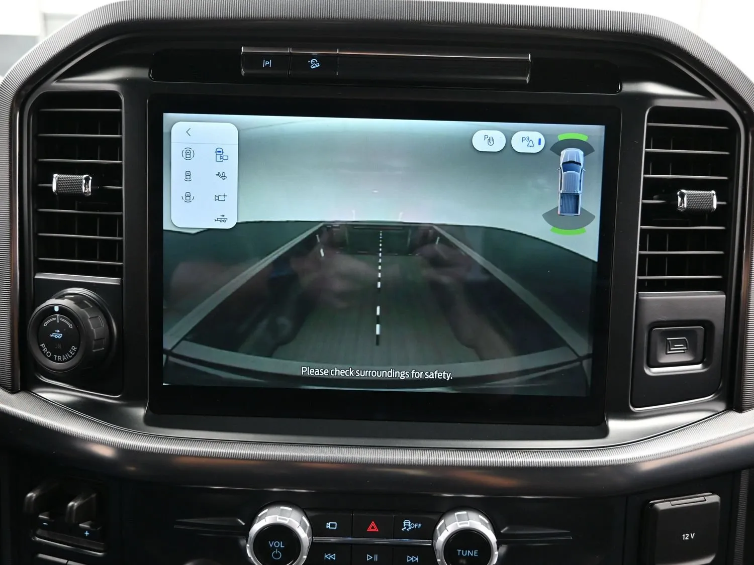 2025 Ford F-150 Platinum - Photo 32