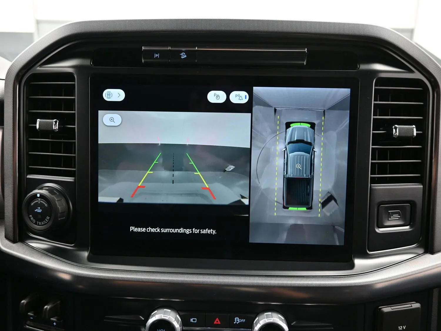 2025 Ford F-150 Platinum - Photo 31