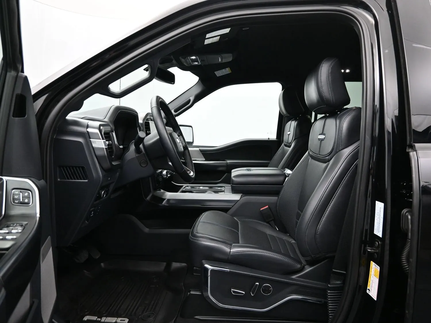 2025 Ford F-150 Platinum - Photo 9