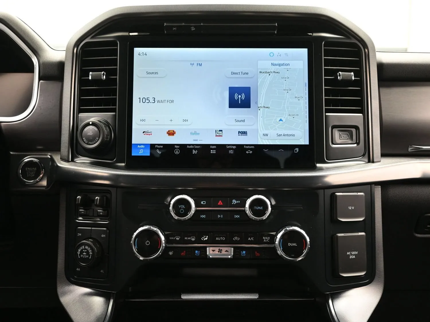 2025 Ford F-150 Platinum - Photo 17