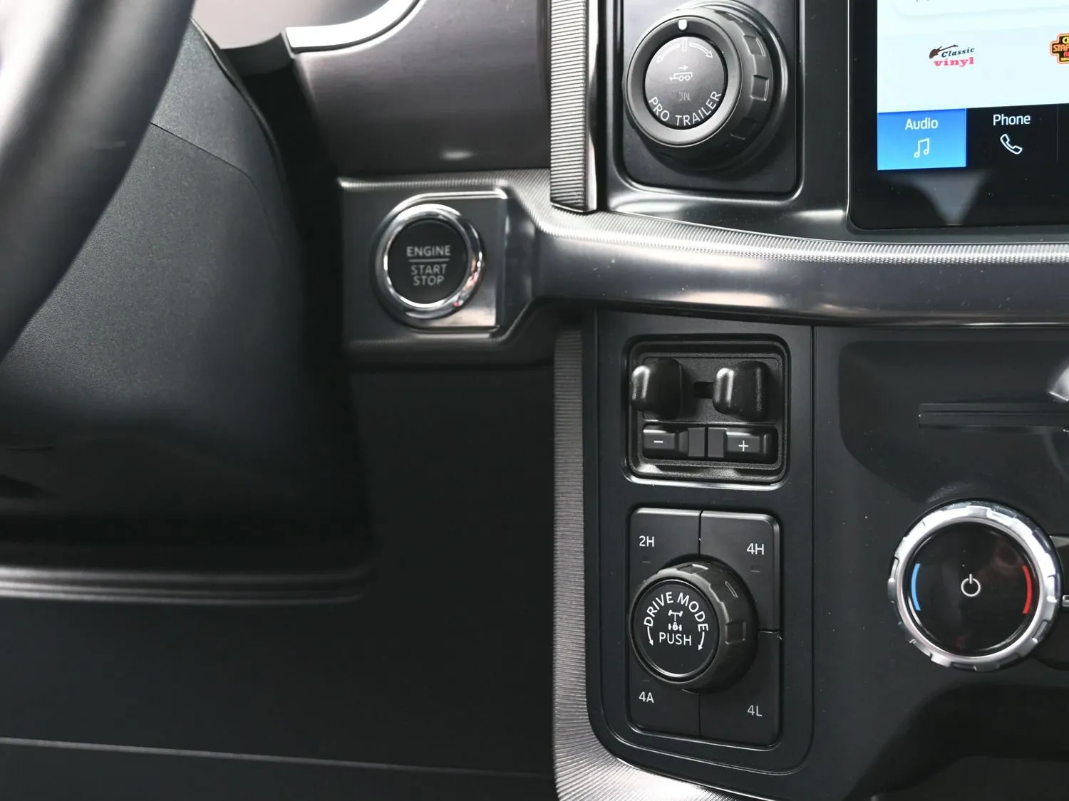 2025 Ford F-150 Platinum - Photo 37