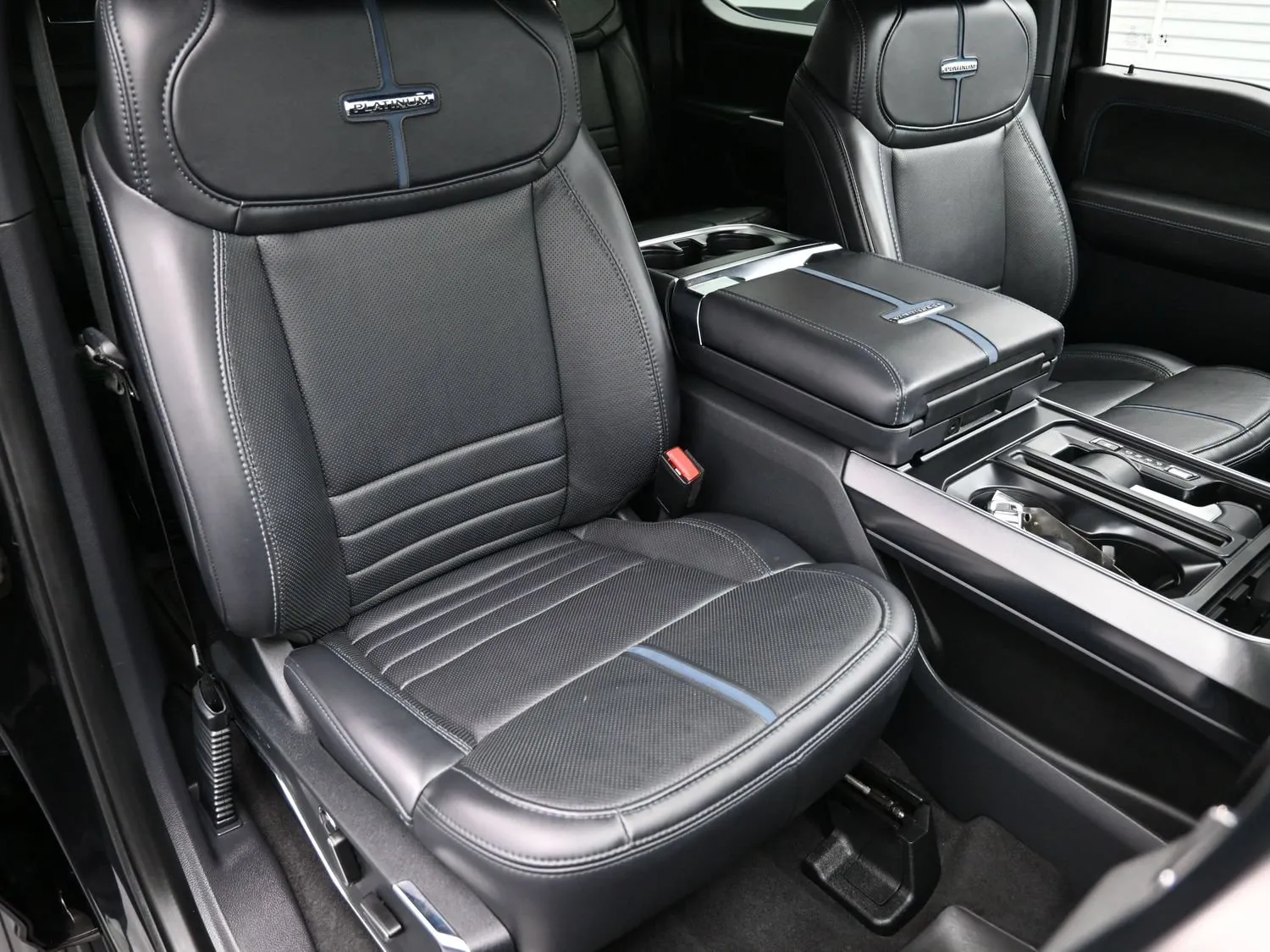 2025 Ford F-150 Platinum - Photo 42