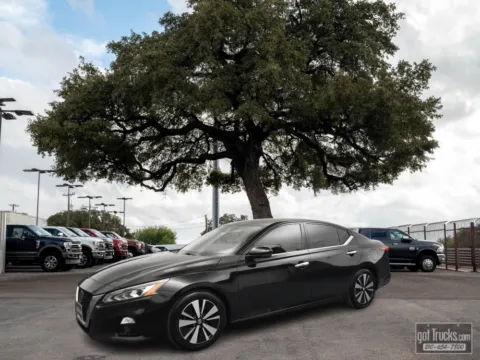 Black 2019 Nissan Altima 2.5 SL for sale in San Antonio, TX
