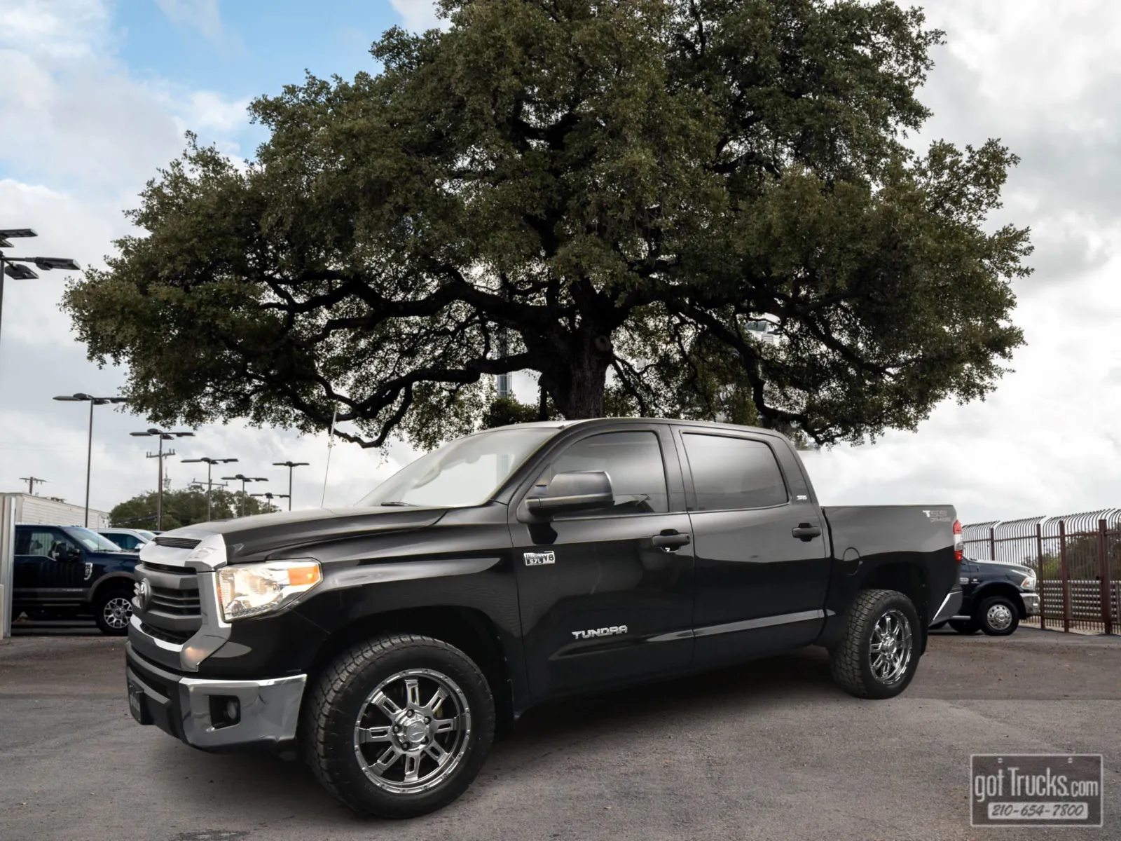 Black 2015 Toyota Tundra SR5 for sale in San Antonio, TX