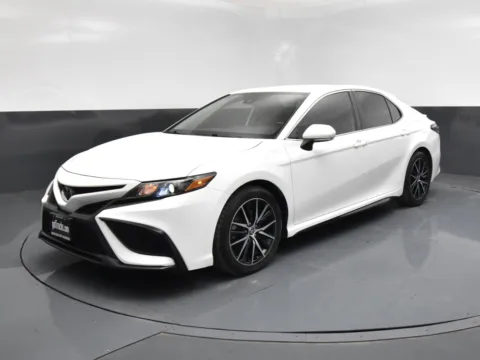 Photos of 2021 Toyota Camry SE for sale in San Antonio, TX at got Trucks?