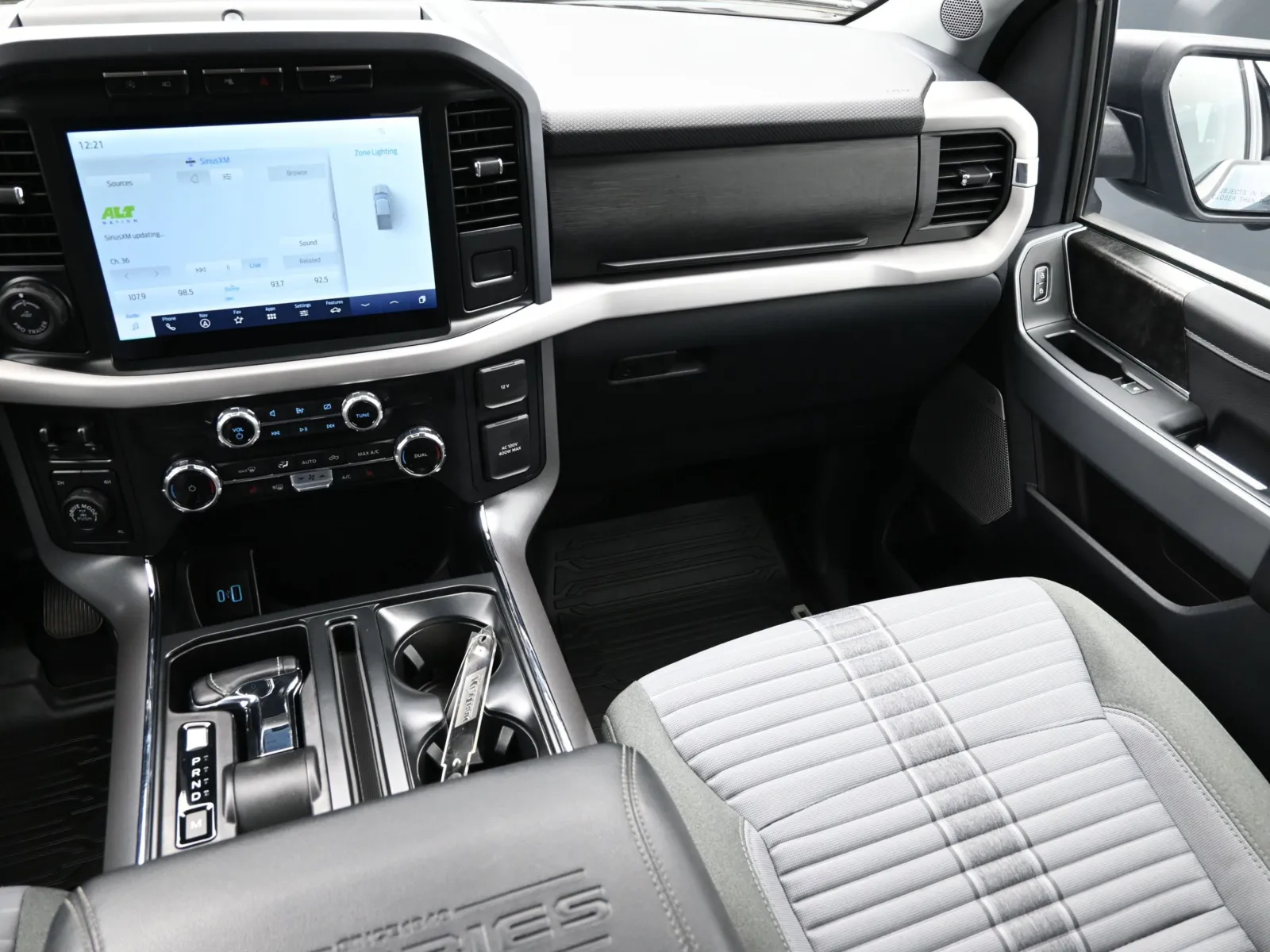 2023 Ford F-150 XLT - Photo 40