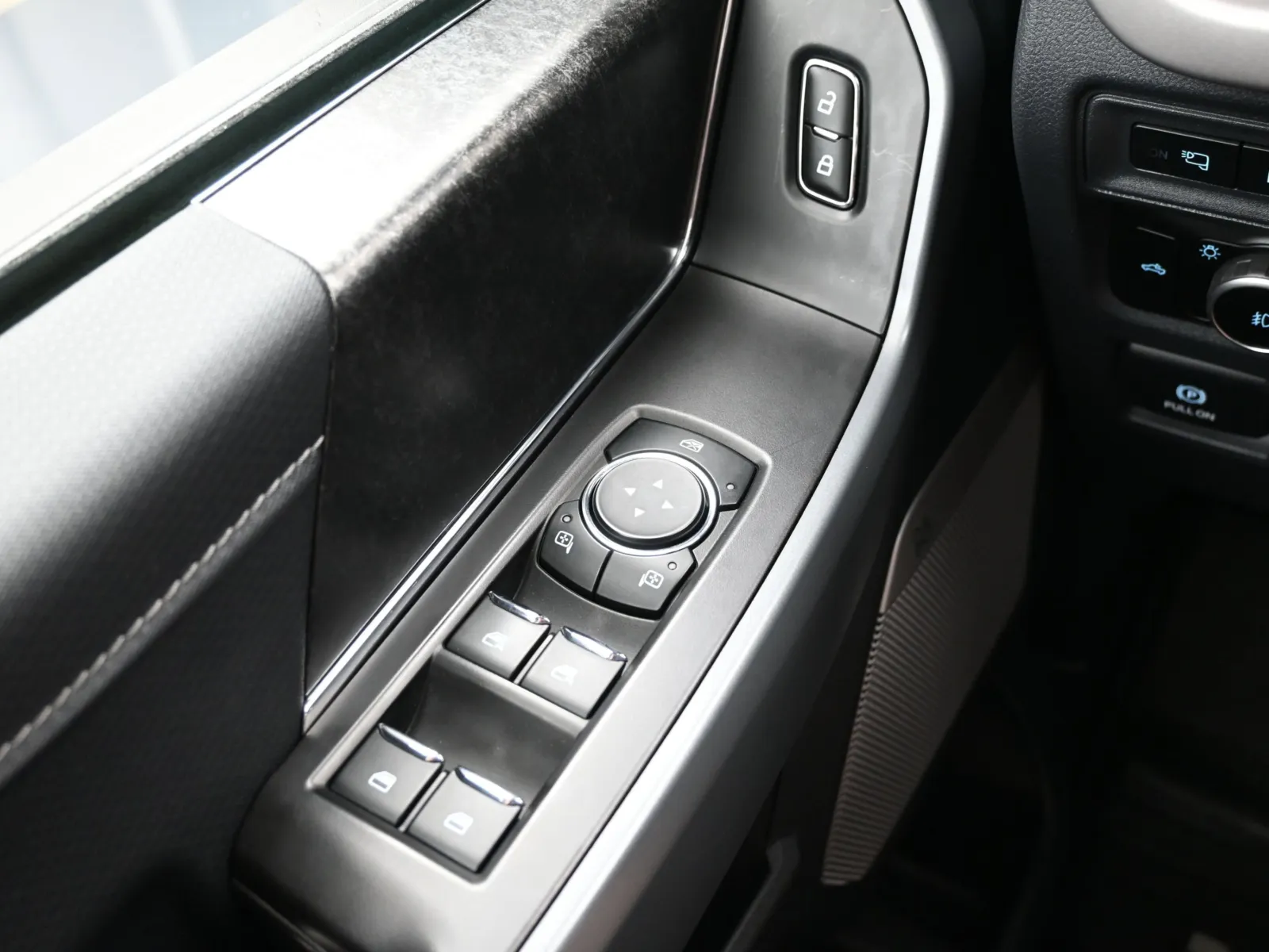 2023 Ford F-150 XLT - Photo 25