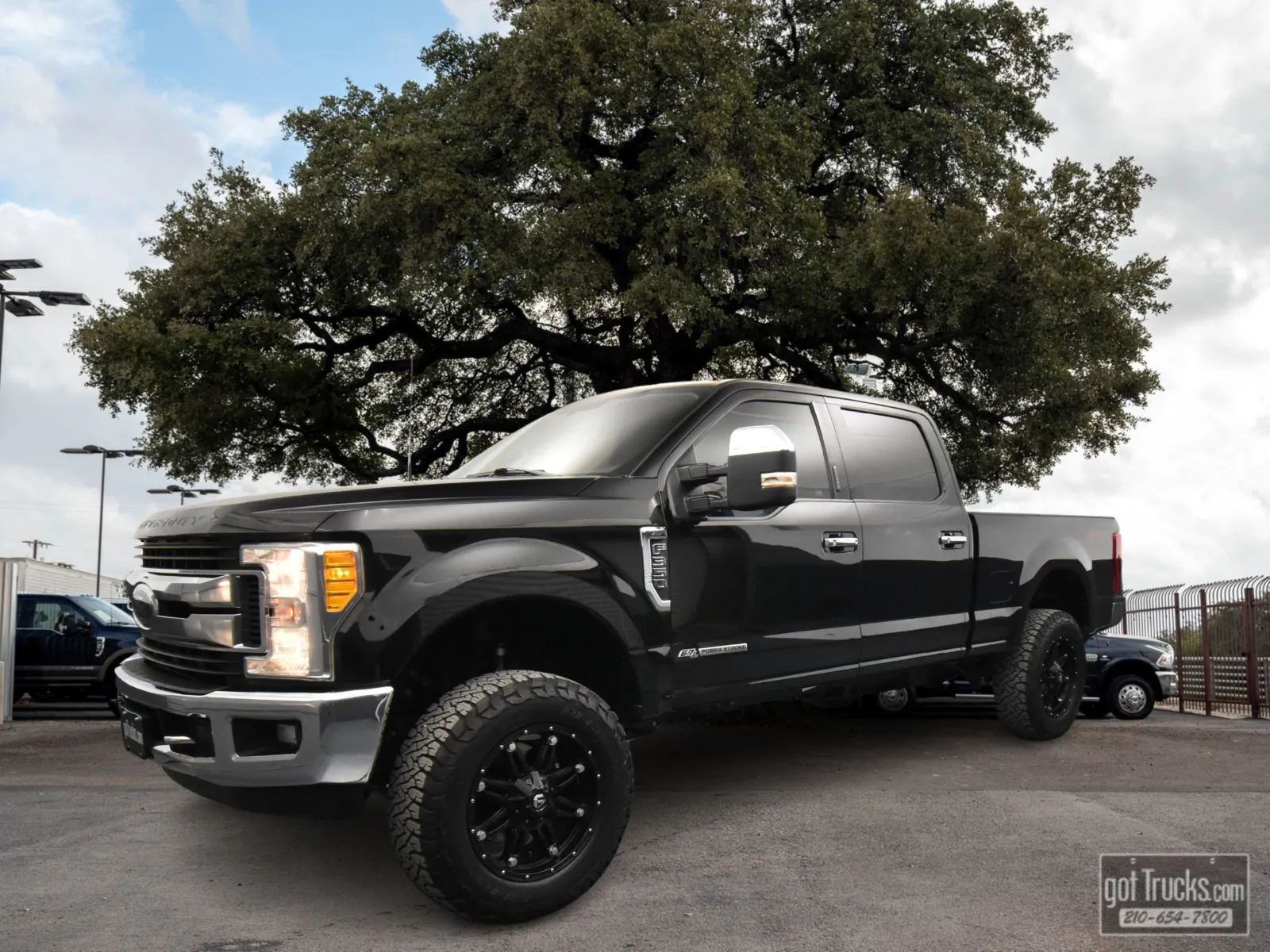 Black 2017 Ford Super Duty F-350 SRW XLT for sale in San Antonio, TX
