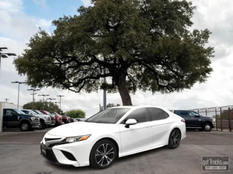 White 2019 Toyota Camry SE for sale in San Antonio, TX