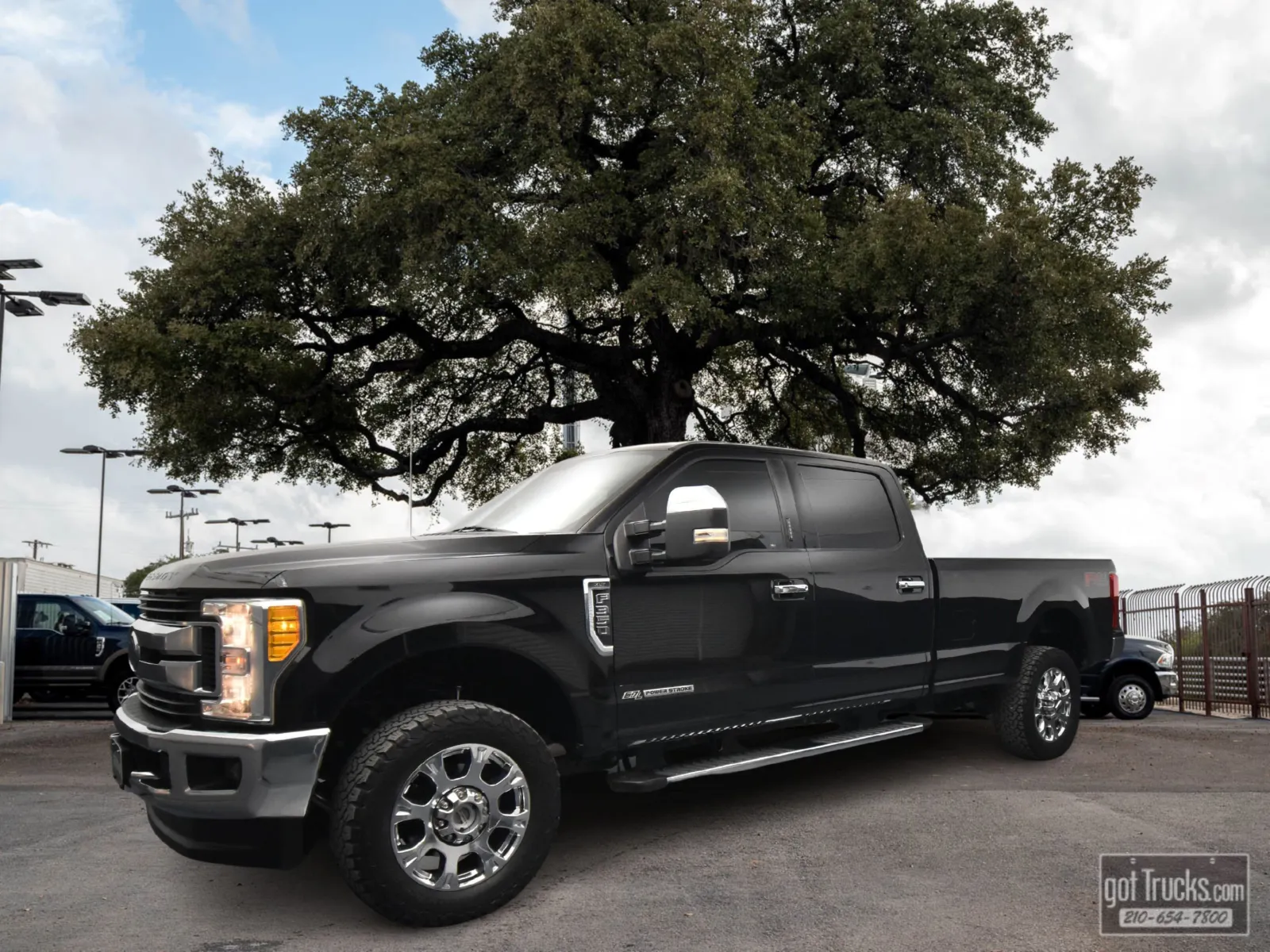 Black 2017 Ford Super Duty F-350 SRW XLT for sale in San Antonio, TX