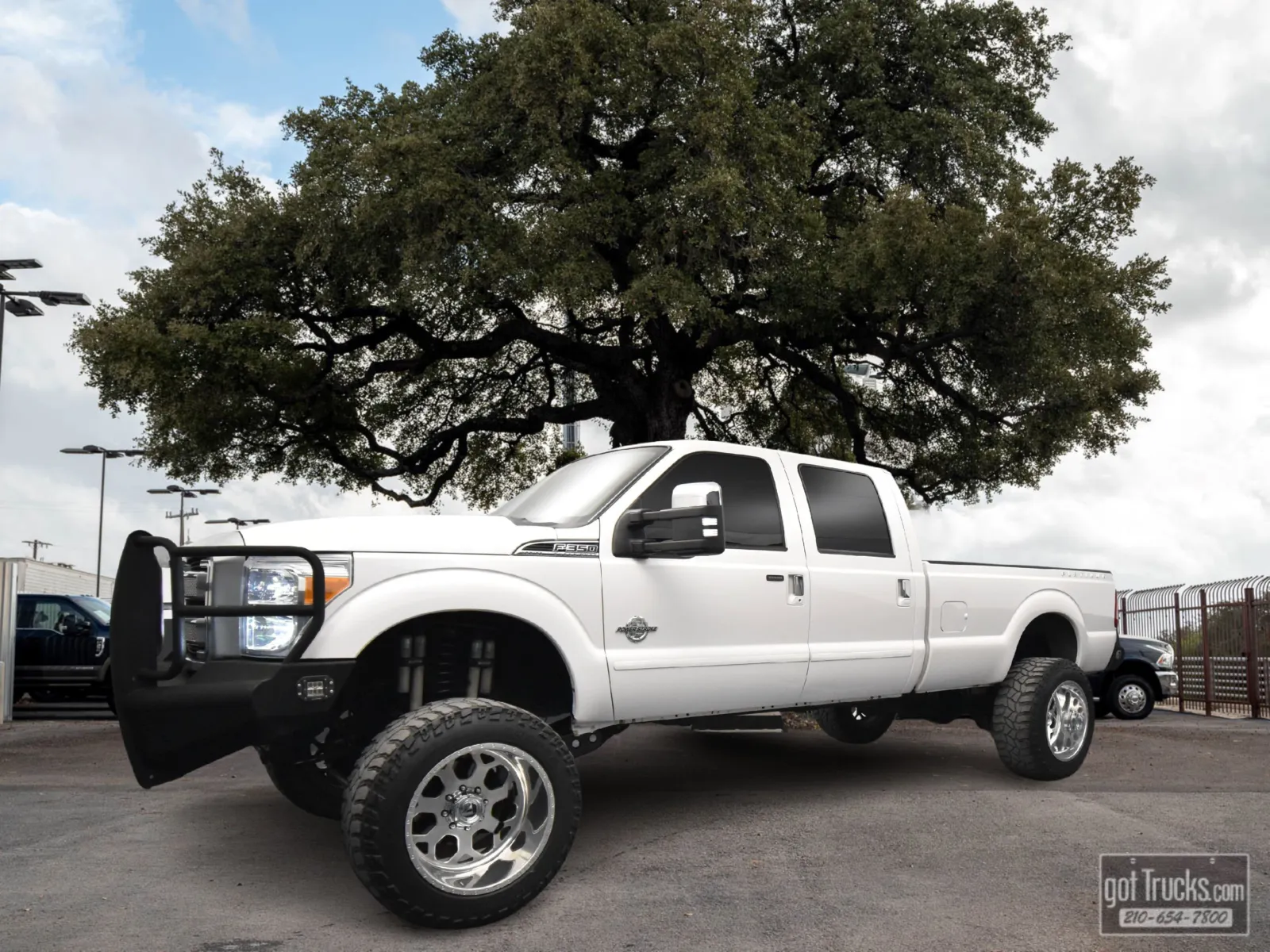 White 2016 Ford Super Duty F-350 SRW Platinum for sale in San Antonio, TX