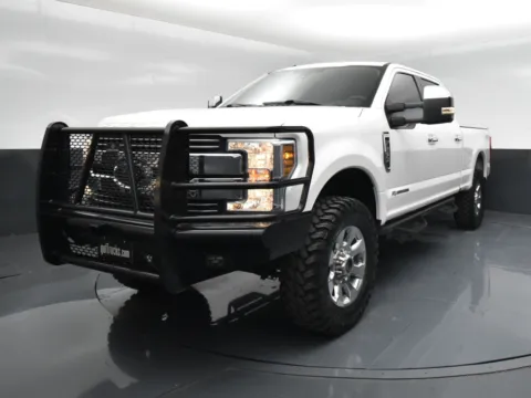 Photos of 2018 Ford Super Duty F-250 SRW LARIAT for sale in San Antonio, TX at got Trucks?