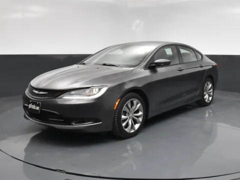 Photos of 2015 Chrysler 200 S for sale in San Antonio, TX at got Trucks?