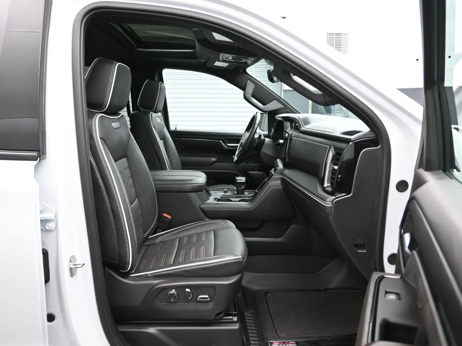 2024 GMC Sierra 1500 AT4X - Photo 13