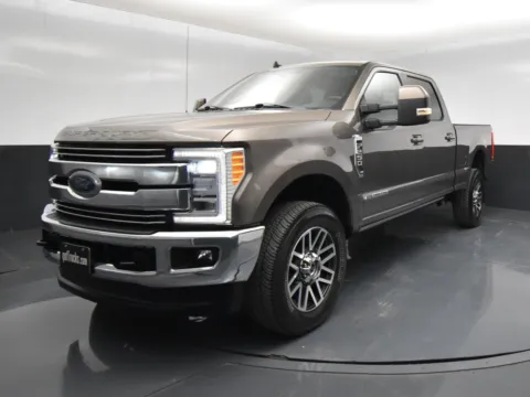 Photos of 2019 Ford Super Duty F-250 SRW LARIAT for sale in San Antonio, TX at got Trucks?