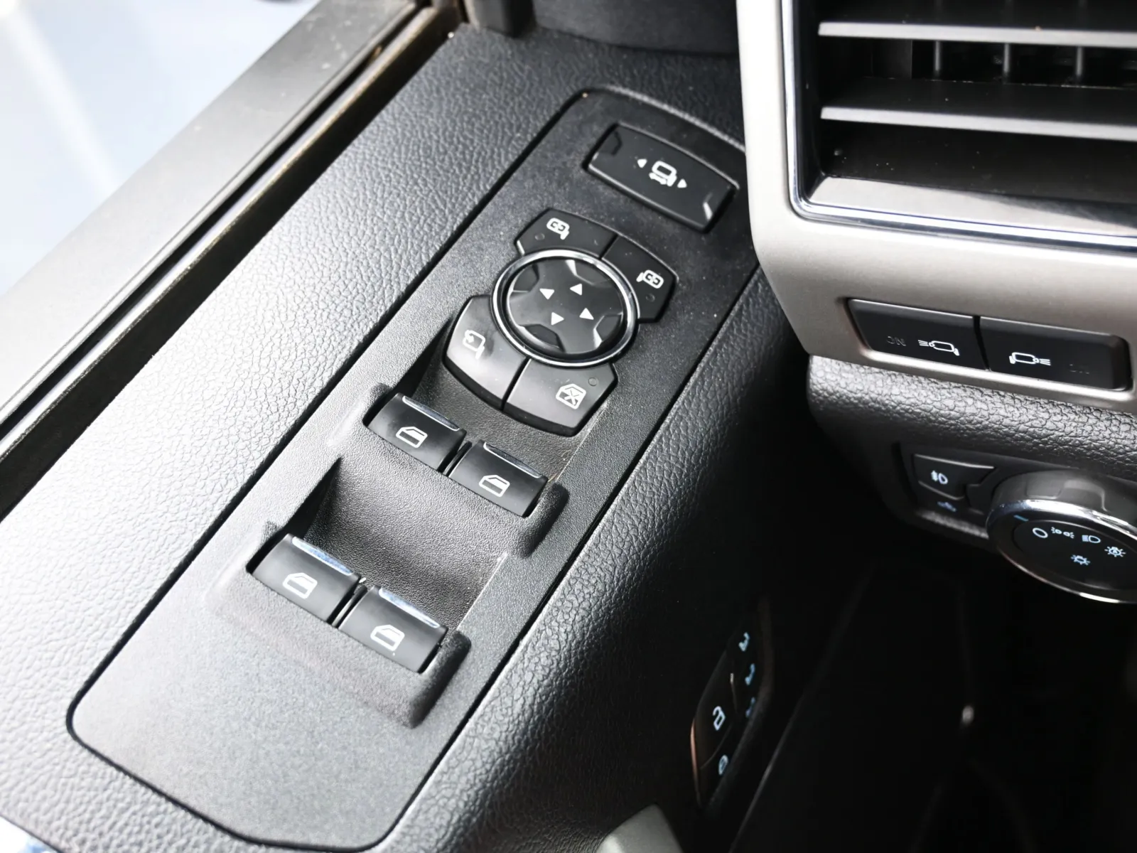 2021 Ford F-250 Super Duty Lariat - Photo 25