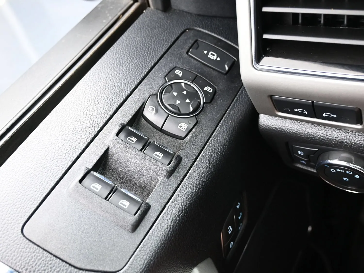 2021 Ford F-250 Super Duty Lariat - Photo 25