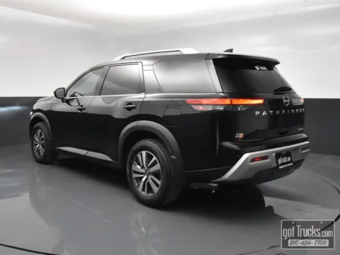 More photos of 2025 Nissan Pathfinder SL at got Trucks?, TX