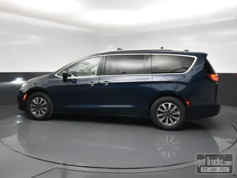 Another view of 2021 Chrysler Pacifica Hybrid Touring L for sale in San Antonio, TX at got Trucks?