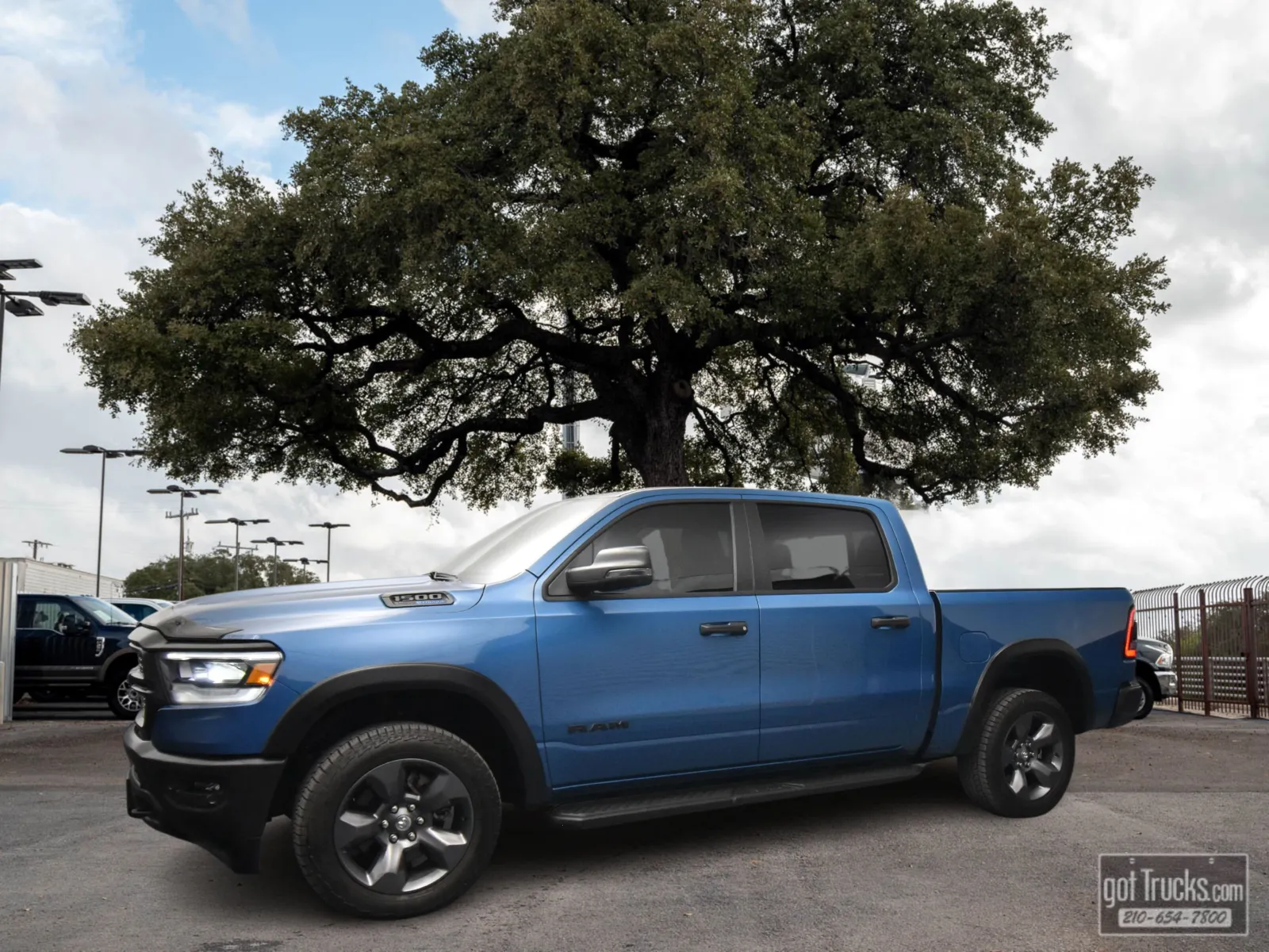 2024 RAM 1500 Big Horn/Lone Star 4x4 Crew Cab 5'7's photo
