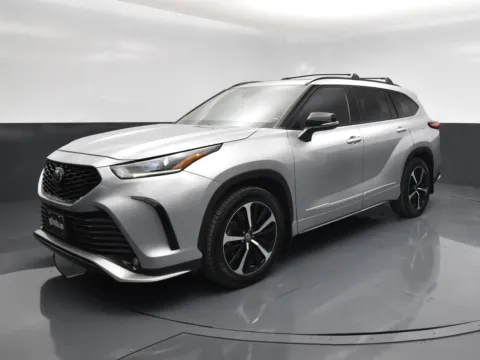 Photos of 2021 Toyota Highlander XSE for sale in San Antonio, TX at got Trucks?