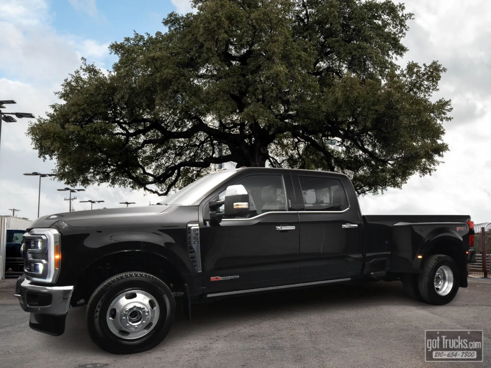 2023 Ford F-350 King Ranch 4x4 Crew Cab 8' Box DRW's photo
