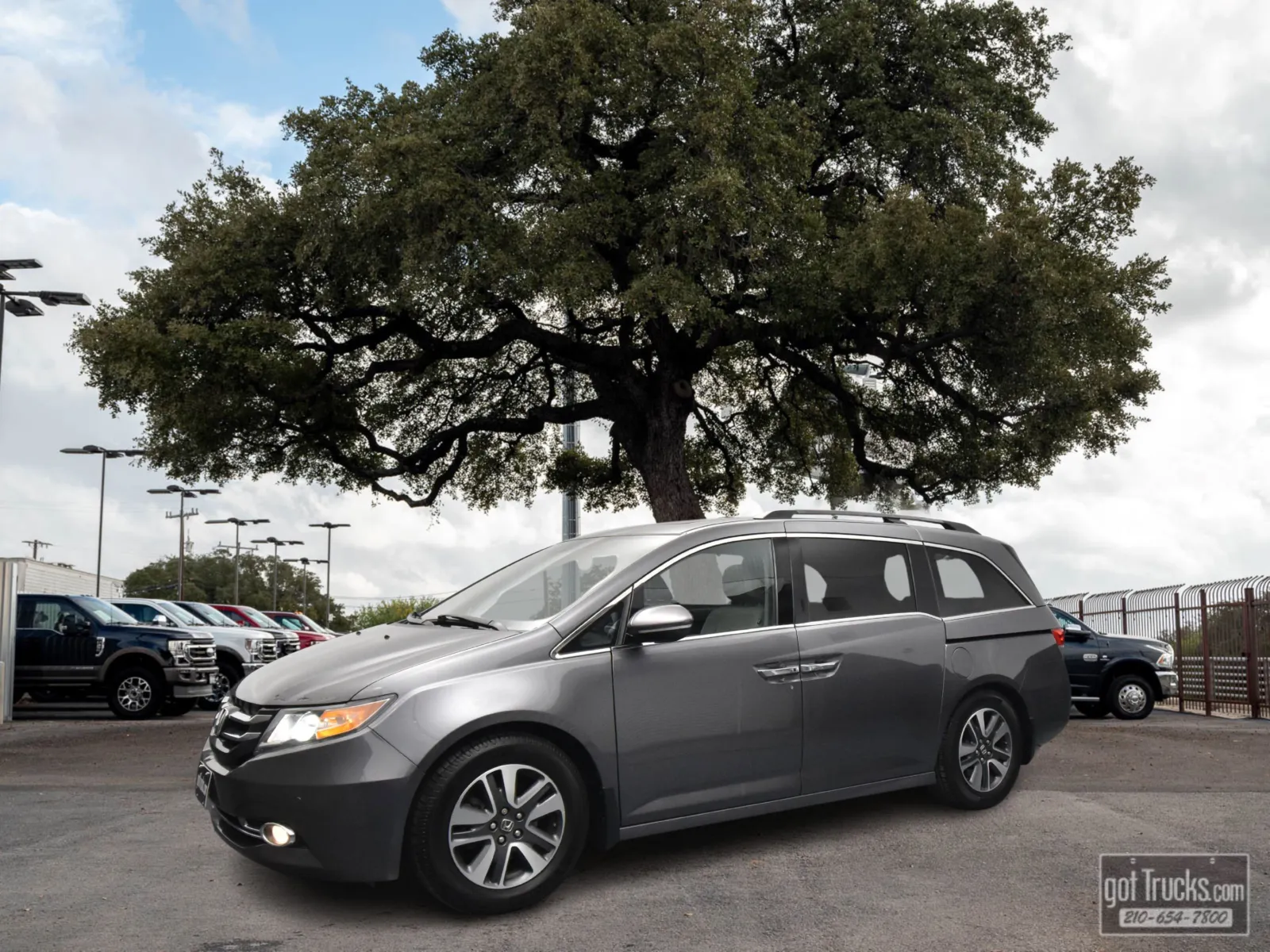 Gray 2016 Honda Odyssey Touring Elite for sale in San Antonio, TX