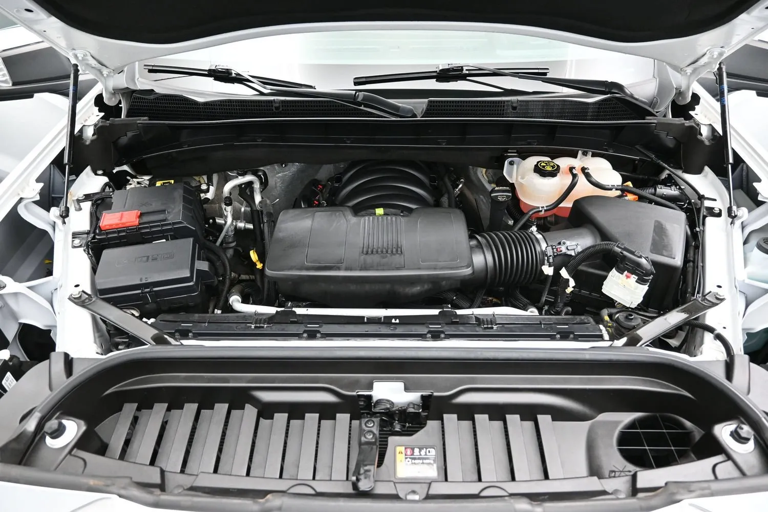 2023 GMC Sierra 1500 SLT - Photo 8