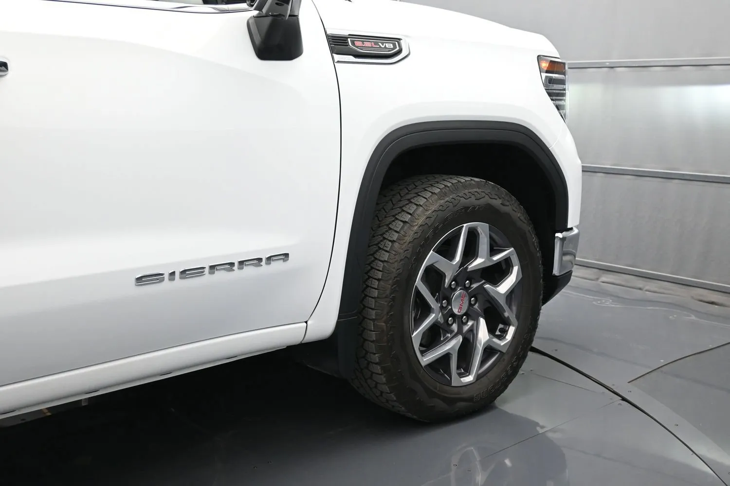 2023 GMC Sierra 1500 SLT - Photo 48
