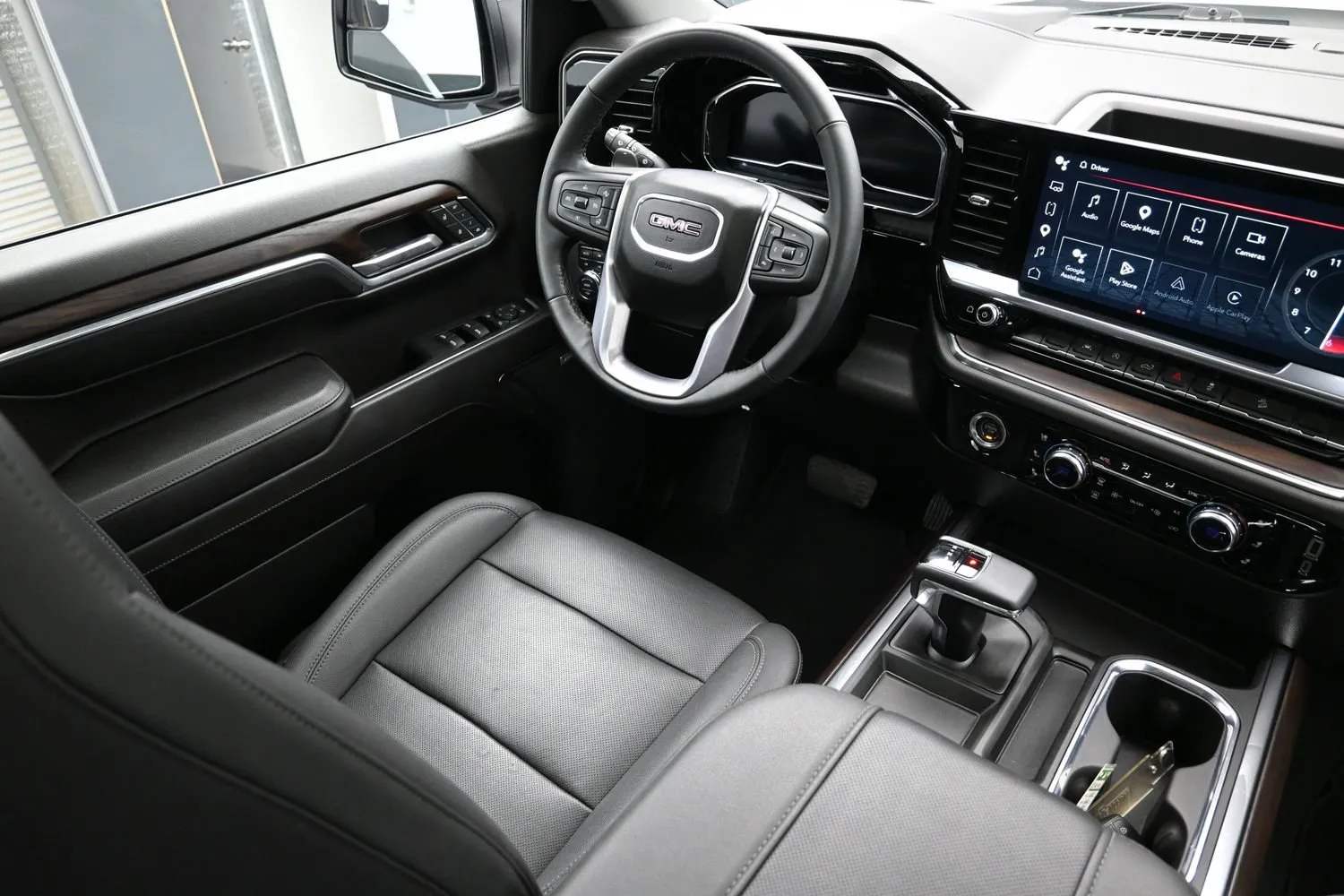 2023 GMC Sierra 1500 SLT - Photo 24