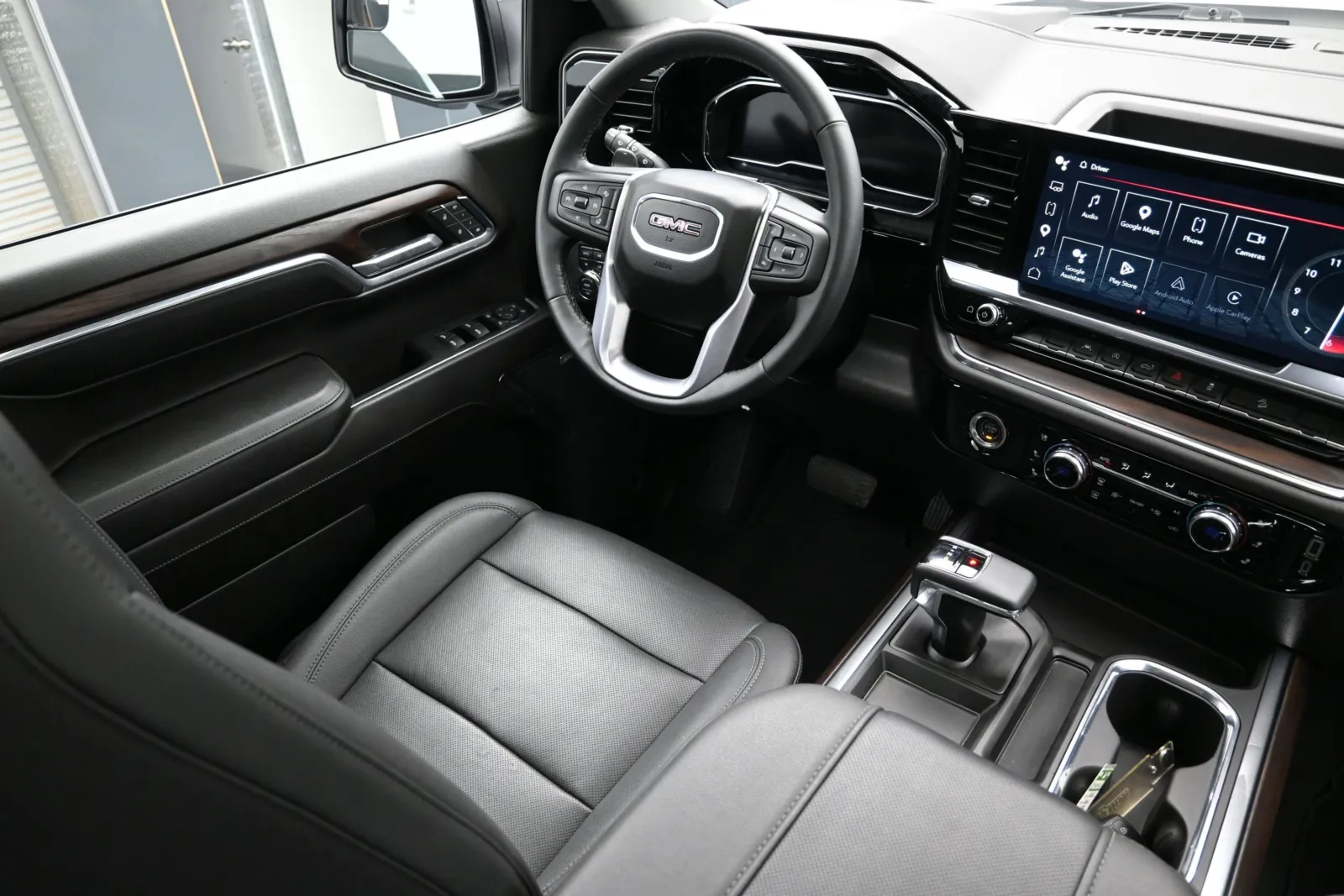 2023 GMC Sierra 1500 SLT - Photo 24